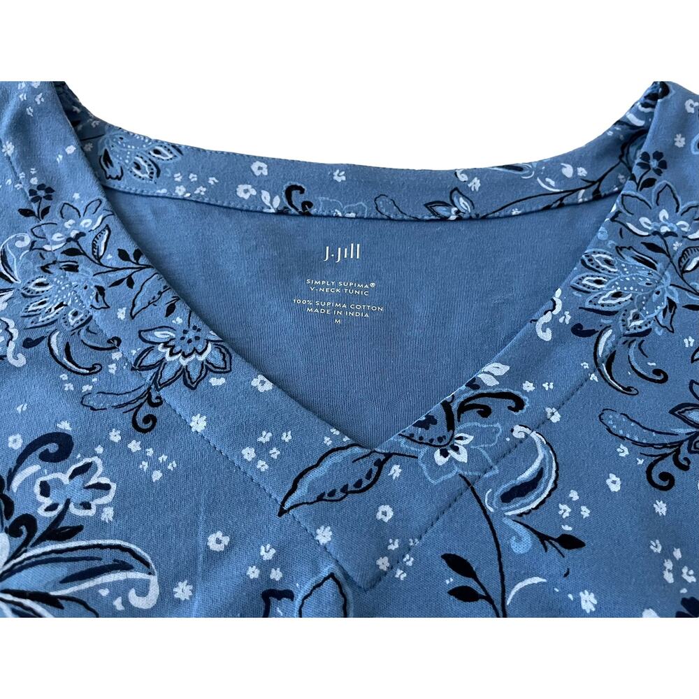 J. HILL SUPIMA V-NECK TUNIC, WOMENS, M, BLUE W/PAISLEY WHITE & BLACK FLOWERS - Picture 2 of 10